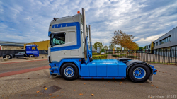 20251019-Tom-Holding-00513